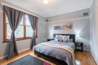 Carramar CozyHome 1minStation 5Bdrms1.5bathSleeps8