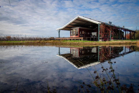 Carriages Spa Retreat - Melbourne Tourism 3