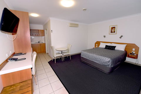Carriers Arms Hotel Motel - Melbourne Tourism 0