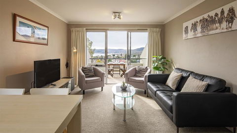 Cascades 18/3 Kurrajong Street - Melbourne Tourism 0