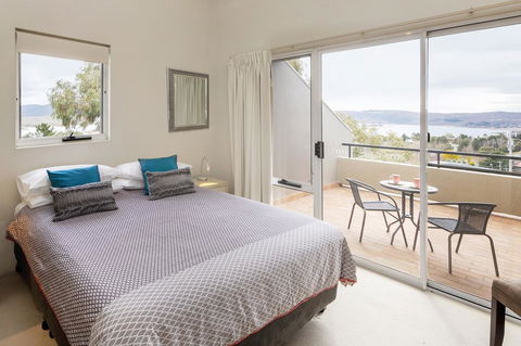 Cascades 18/3 Kurrajong Street - Melbourne Tourism 2