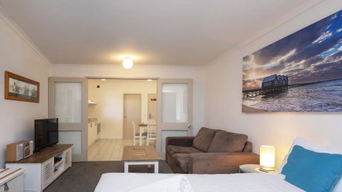 Cascades 7- Centrally Located With Beautiful Views - Melbourne Tourism 1