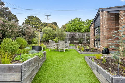 CASTAWAY - Melbourne Tourism 2