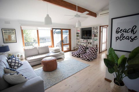 CASTAWAY - Melbourne Tourism 1