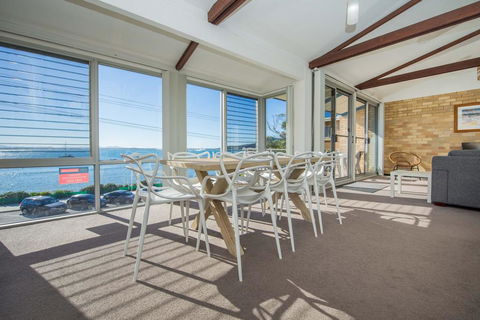 Castaways Unit 8 - Shoal Bay - Melbourne Tourism 2