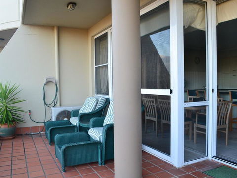 Castillo Del Mar 10 - Lake View Roof Terrace With Spa - Melbourne Tourism 3