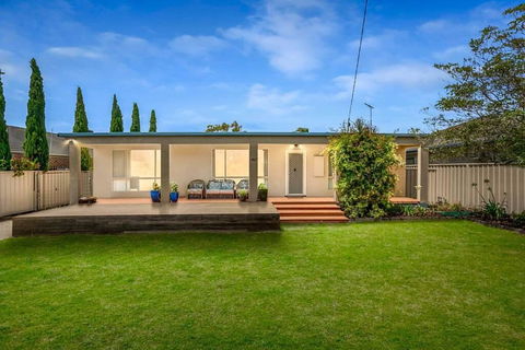 Casual Beachin It Family Getaway- With Bungalow On Beachfront - Melbourne Tourism 0