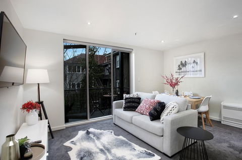 Catani 3 - StayCentral - Melbourne Tourism 1