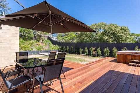 Caxton Beach House - Hot Tub Spa - Melbourne Tourism 0