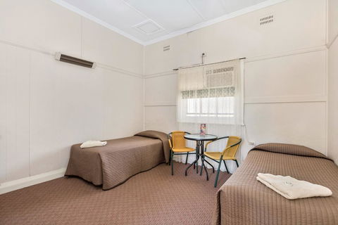 Centennial Hotel Gulgong - Melbourne Tourism 0