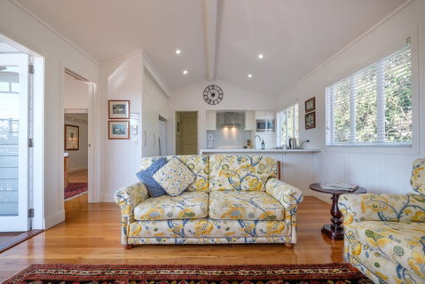 Central Cottage - Melbourne Tourism 1