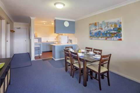Central Park 7 - The Convenience Of Location & The Warmth Of Comfortable Living - Melbourne Tourism 0