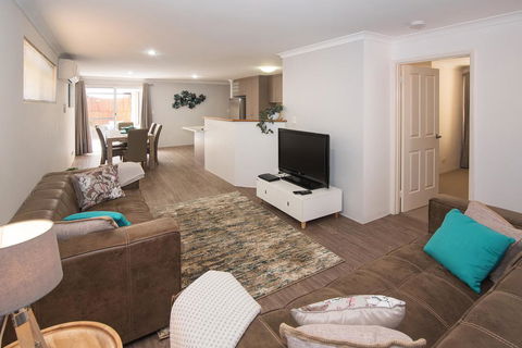 Central Townhouse Margaret River - Melbourne Tourism 2