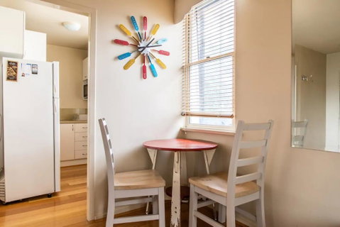Charming 1 Bedroom In Vibrant South Yarra - Melbourne Tourism 3
