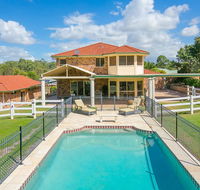 Charming Brisbane Acreage Pool - Melbourne Tourism