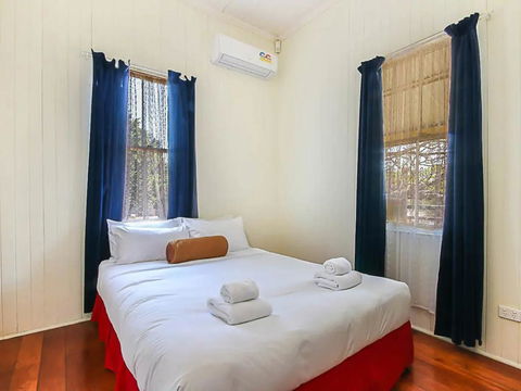 Charming Characterful Rustic-style Home Near The Gabba - Melbourne Tourism 3