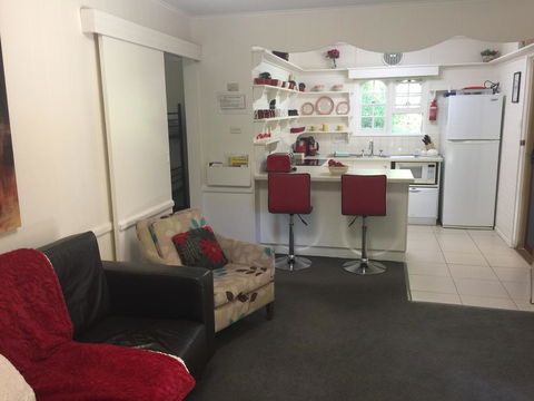 Chestnut Tree Holiday Units - Melbourne Tourism 2