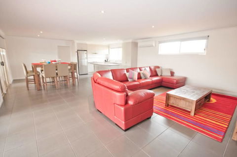 Chevallier - Melbourne Tourism 2