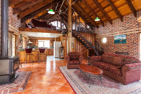 Chianti Cottages - Melbourne Tourism 2