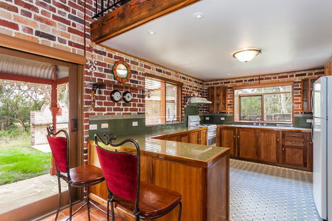 Chianti Cottages - Melbourne Tourism 3