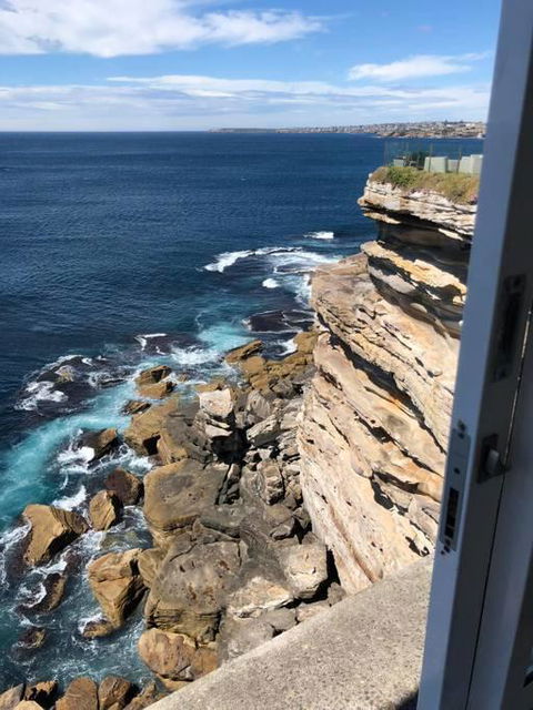 CLIFFSIDE: BONDI BEACH - Melbourne Tourism 3
