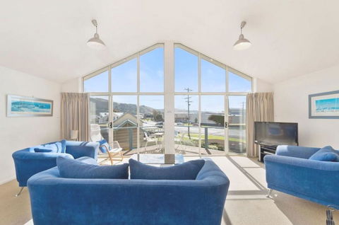 Cloud Nine - Melbourne Tourism 0