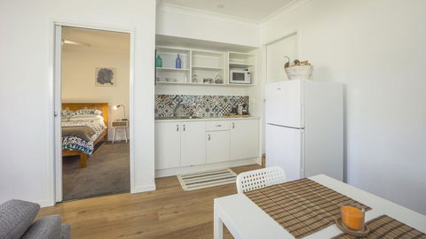 Clyde Studio 53, Mollymook - Melbourne Tourism 0