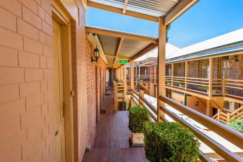 Cobb & Co Court Boutique Hotel - Melbourne Tourism 1