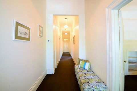 Cobb & Co House, Bha - Melbourne Tourism 3