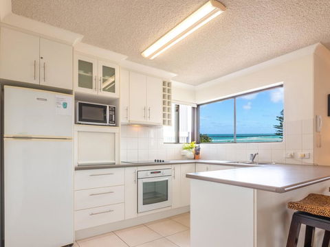 Columbia Point U6, 7 Bulcock Beach Esp - Melbourne Tourism 2