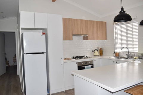 Comfortable Stylish Flat In Heart Of Fremantle - Melbourne Tourism 3