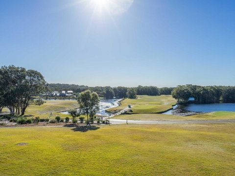 Condo 108 @ Horizons Resort & Golf, Stunning Course + Lake Views - Melbourne Tourism 3