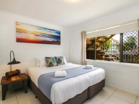 Contemporary 2 Bedroom Beachfront Apartment - Melbourne Tourism 3