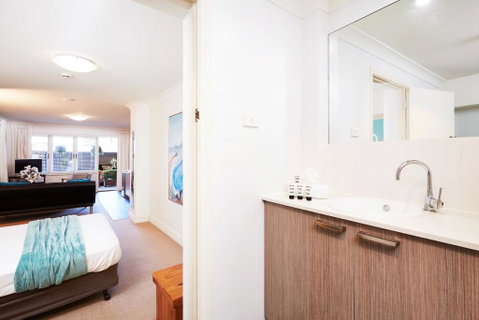 Convenient Studio With Lovely Courtyard - Melbourne Tourism 3