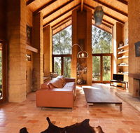 Corymbia Cottage - unique quirky private a guest favourite - Melbourne Tourism