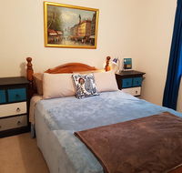 Cosy Quiet Bedroom Ferny Grove - Melbourne Tourism