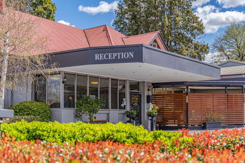 Cotswold Gardens - Melbourne Tourism 1