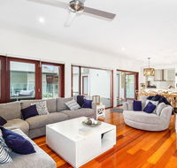 Cottonwood Beach House  Corporate Boardies - Melbourne Tourism