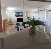 Cozzys Condo Luxury Beach House - Melbourne Tourism