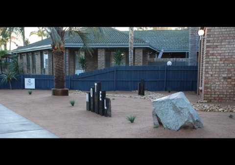 Cunningham Shore Motel - Melbourne Tourism 3