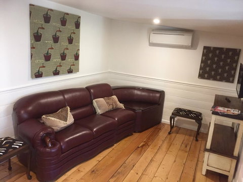 Darcy's Cottage On Piper - Melbourne Tourism 1