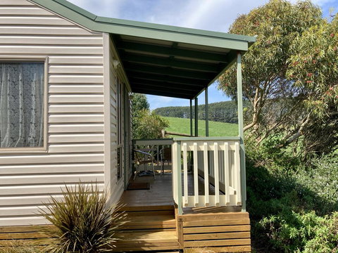 Daysy Hill Country Cottages - Melbourne Tourism 1