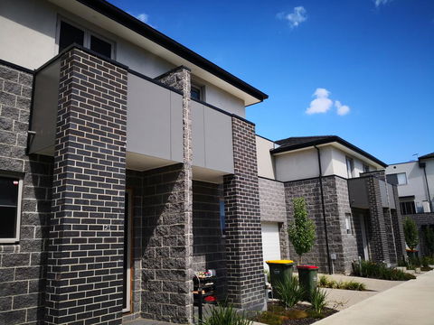 Delicate And Peaceful Bundoora Townhouse 20-R2 - Melbourne Tourism 1