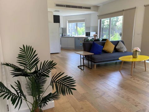 Delicate And Peaceful Bundoora Townhouse 20-R3 - Melbourne Tourism 0