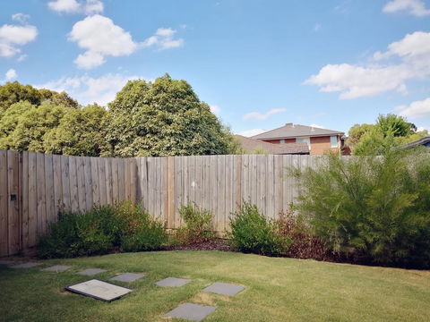Delicate And Peaceful Bundoora Townhouse 20-R3 - Melbourne Tourism 1