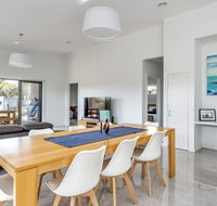 Diamond Bay Beach House brand new - Melbourne Tourism
