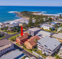Doncaster - Yamba Main beach and sea pool - Melbourne Tourism