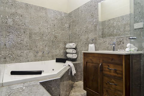 Eagle Foundry Bed & Breakfast - Melbourne Tourism 1