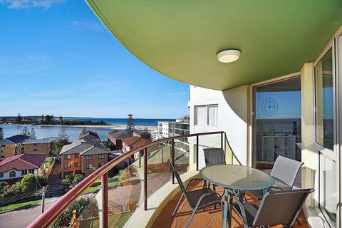 Eagle Wings - The Entrance, NSW - Melbourne Tourism 1