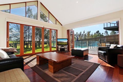 Eagles Landing - Melbourne Tourism 1